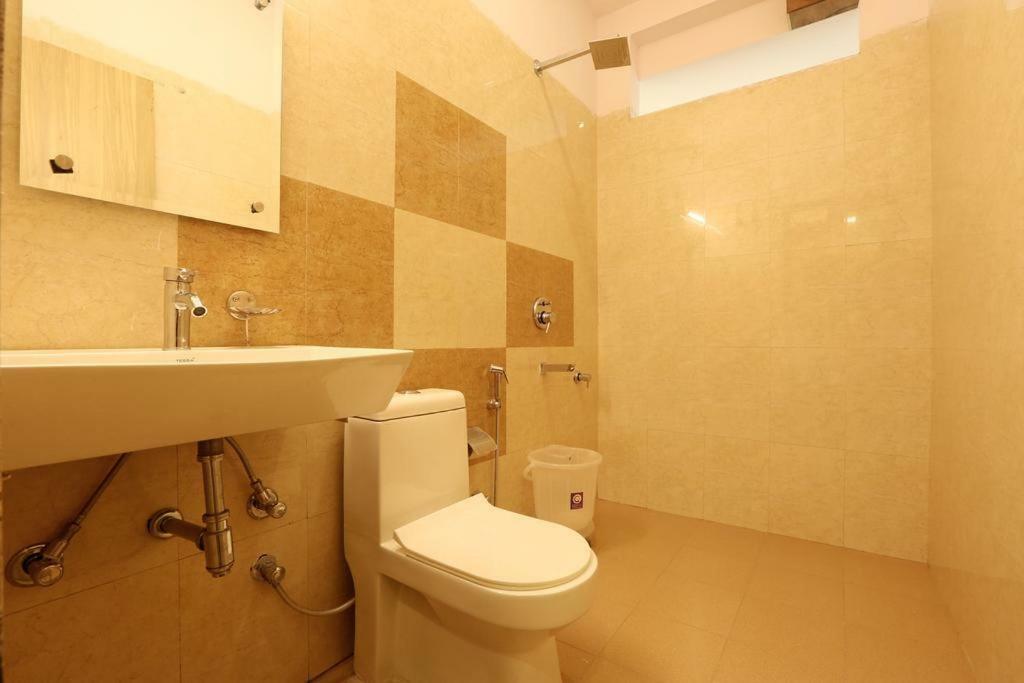 Hotel Wti Airport Grand Delhi New Delhi Bagian luar foto